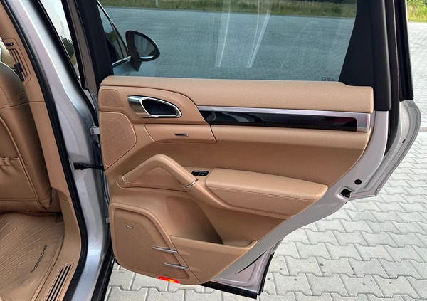 Porsche Cayenne cena 135900 przebieg: 139500, rok produkcji 2012 z Rzeszów małe 781